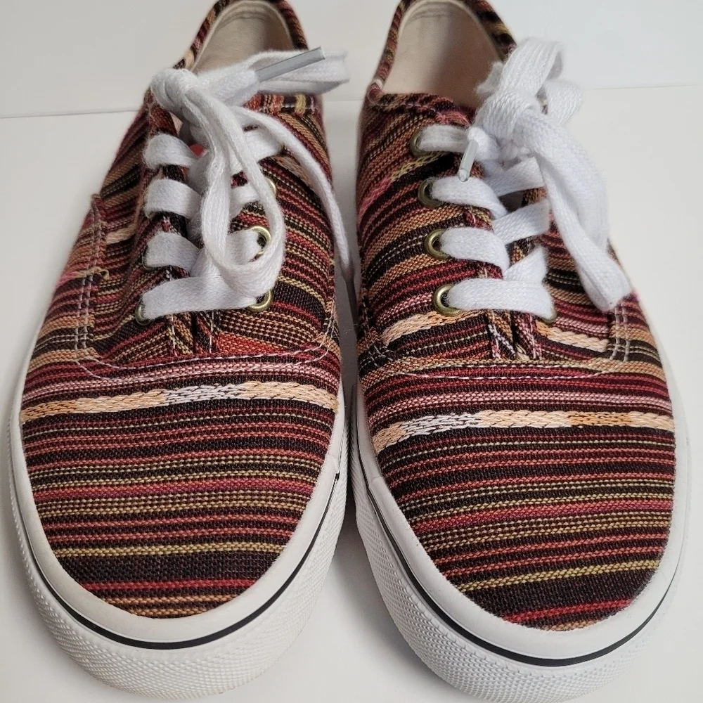 Airwalk Striped Canvas Lace Up Sneakers‎ Womens Size 7.5